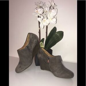 NWOB Clark’s Artisan Booties  